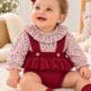 Conjunto de Niña con Ranita de Punto Granate y Blusa Floral con Cuello Volante 1 Conjunto de Niña con Ranita de Punto Granate y Blusa Floral con Cuello Volante 1
