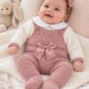Conjunto de Niña con Peto Largo de Punto Rosa Empolvado y Jersey Crudo con Cuello Bebé 2 Conjunto de Niña con Peto Largo de Punto Rosa Empolvado y Jersey Crudo con Cuello Bebé 2