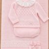 Pack Primera Puesta: Conjunto de Punto para Bebé Niña Rosa Bebé con Cuello de Volantes y Toquilla a Juego – 3 Meses 2