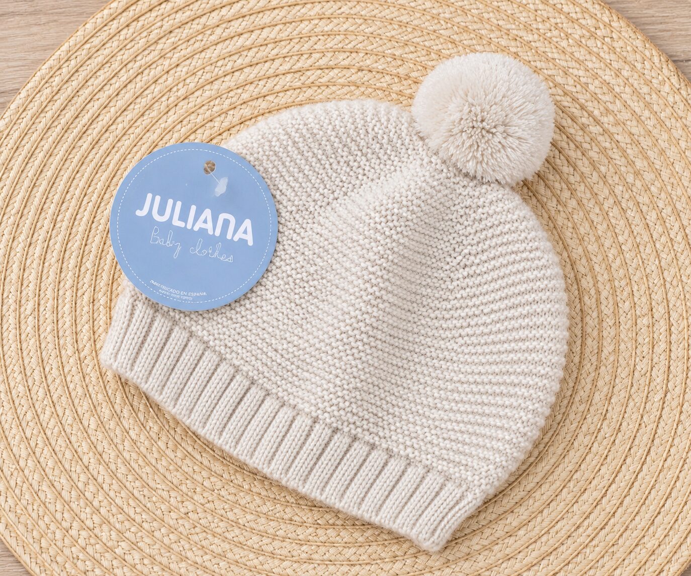 Gorro de bebé tejido con etiqueta Juliana Gorro de Punto lino con Pompón Juliana (0-12 Meses) 3