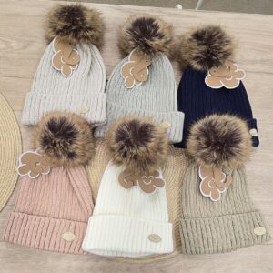 Gorro invierno pompón -Varios Colores-