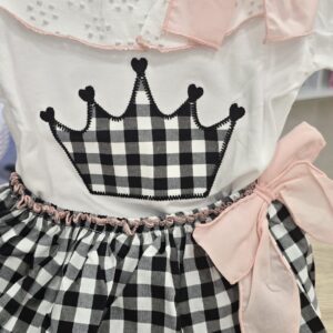 Conjunto camiseta + cubrepañal faldita "Corona vichy negro" 4 Conjunto camiseta + cubrepañal faldita "Corona vichy negro" 7