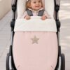 Saco Universal para Silla de Paseo Mayoral – Pelo Suave y Polipiel rosa con Estampado de Topitos 1 Saco Universal para Silla de Paseo Mayoral – Pelo Suave y Polipiel rosa con Estampado de Topitos 1