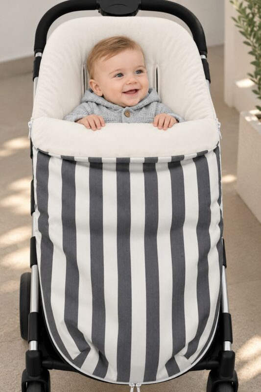 WhatsApp Image 2026-09-10 at 13.11.02 (1) Saco Universal para Silla de Paseo – Rayas Gris Antracita y Blanco 3