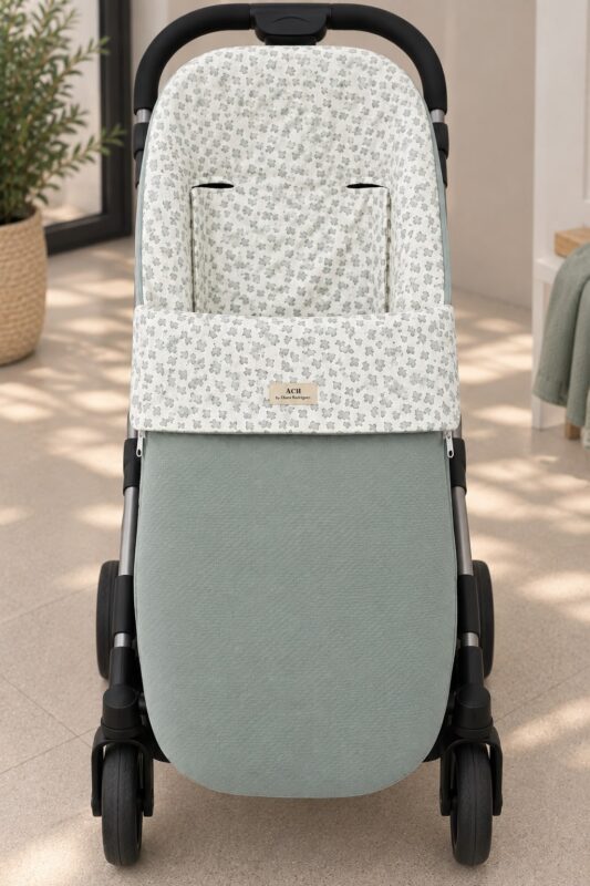 WhatsApp Image 2026-09-10 at 16.44.15 🌿 Saco Universal para Silla de Paseo – Verde Empolvado con Estampado ACH by Chary Rodriguez 3