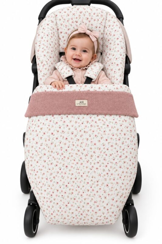 WhatsApp Image 2026-09-11 at 11.12.17 Saco para Carrito de Bebé Rosa Empolvado con Estampado Floral | ACH by Chari Rodríguez 3