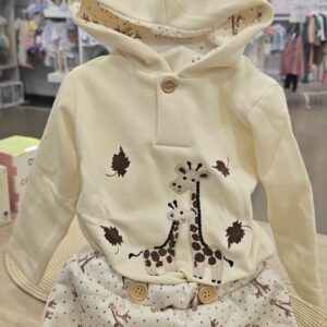 Conjunto infantil de invierno con sudadera de capucha y pantalón corto de jirafas 5 Conjunto infantil de invierno con sudadera de capucha y pantalón corto de jirafas 9