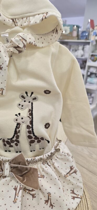 i270108 Conjunto infantil de invierno con sudadera y faldita de jirafas 6