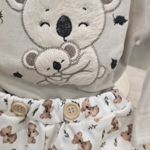 Conjunto infantil de niño con sudadera y pantalón corto de koalas 5 Conjunto infantil de niño con sudadera y pantalón corto de koalas 9