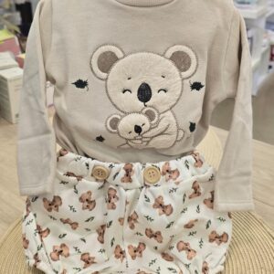 Conjunto infantil de niño con sudadera y pantalón corto de koalas 4 Conjunto infantil de niño con sudadera y pantalón corto de koalas 8