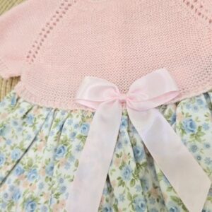 Vestido flores en tela y hilo